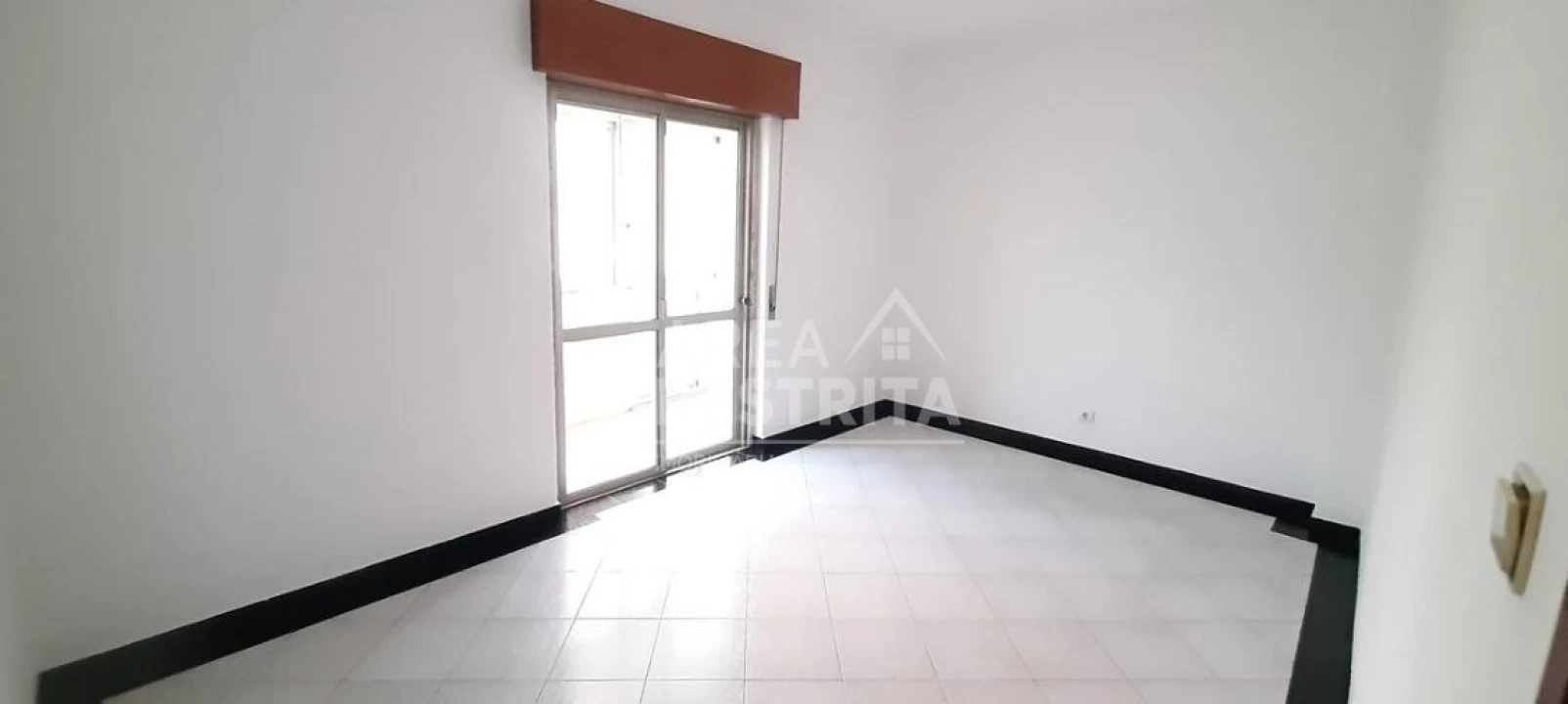 Apartamento T2 para Venda em Amora Foto 1