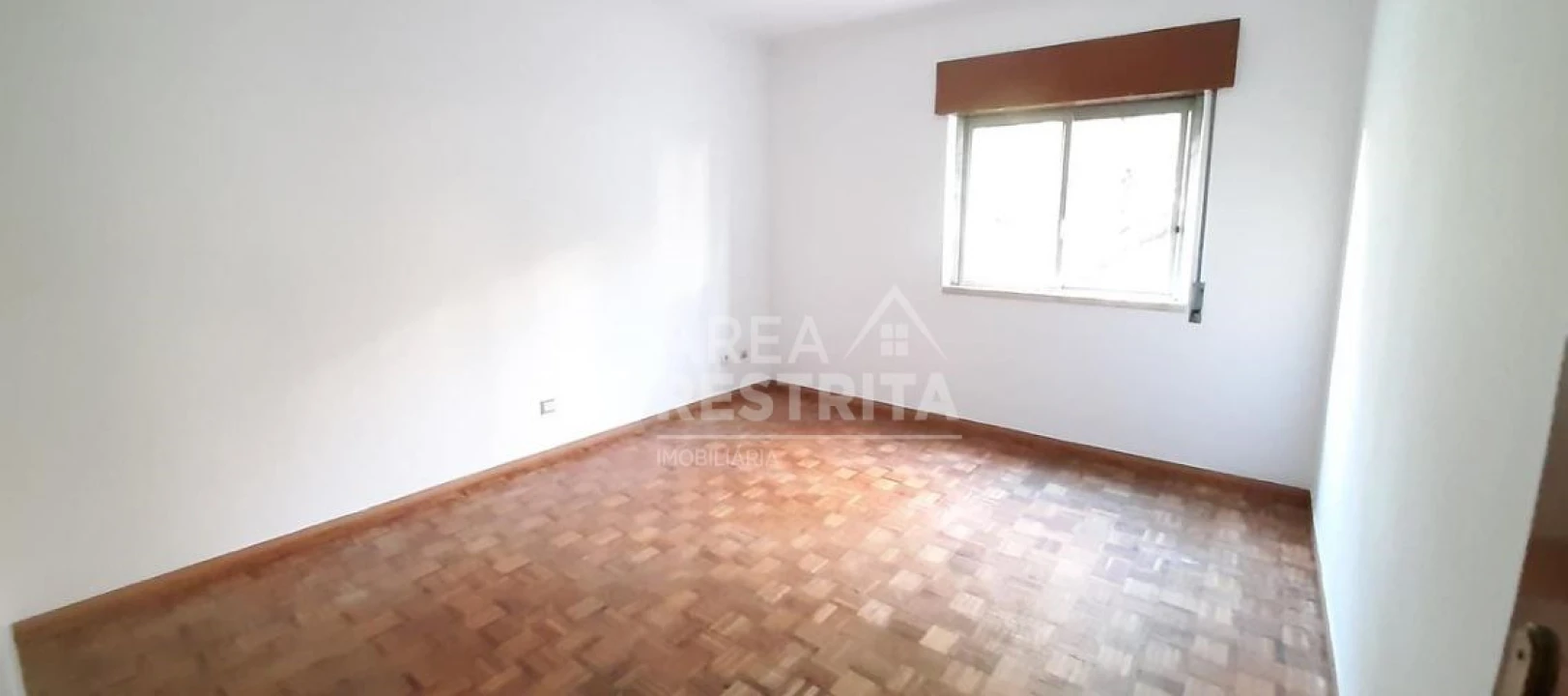 Apartamento T2 para Venda em Amora Foto 3