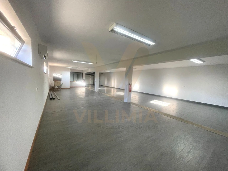 Armazém para Arrendamento em Arcozelo Foto 2