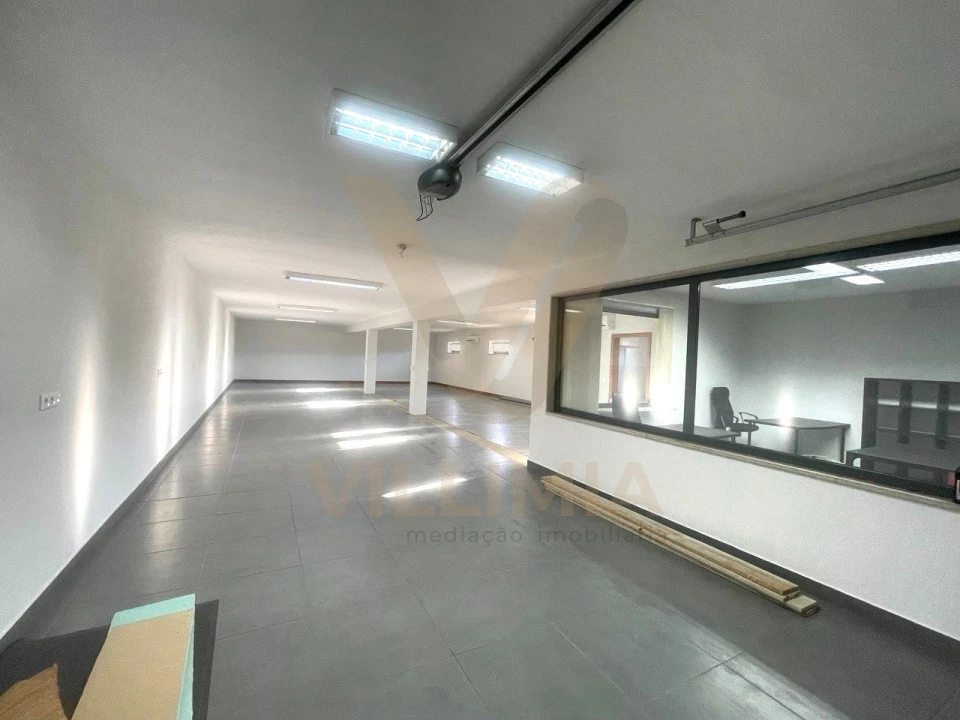 Armazém para Arrendamento em Arcozelo Foto 3