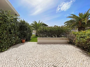 Moradia T2 para Venda em Cascais e Estoril