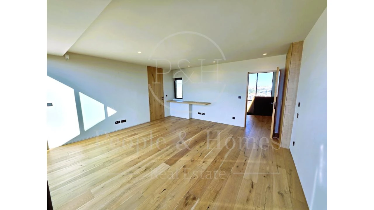 Moradia T5 para Venda em Carcavelos e Parede Foto 21