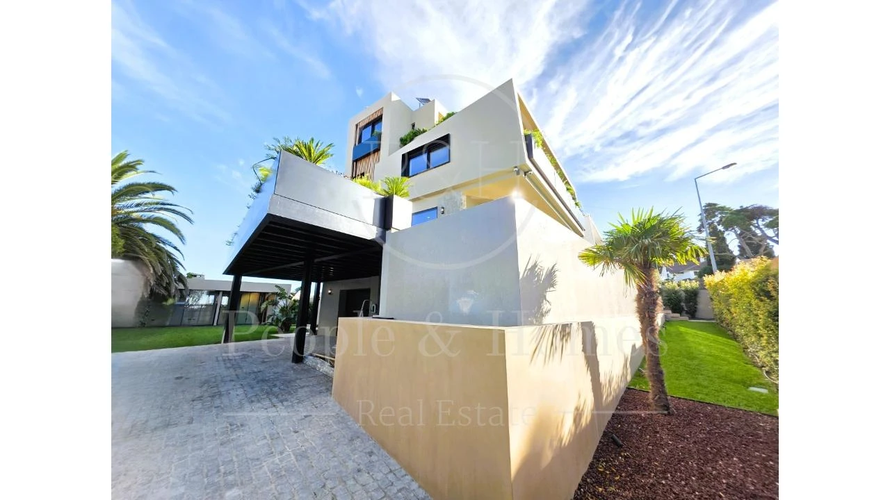 Moradia T5 para Venda em Carcavelos e Parede Foto 5