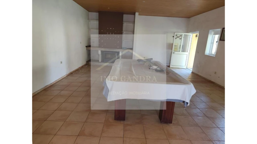 Moradia T4 para Venda em Recarei Foto 28