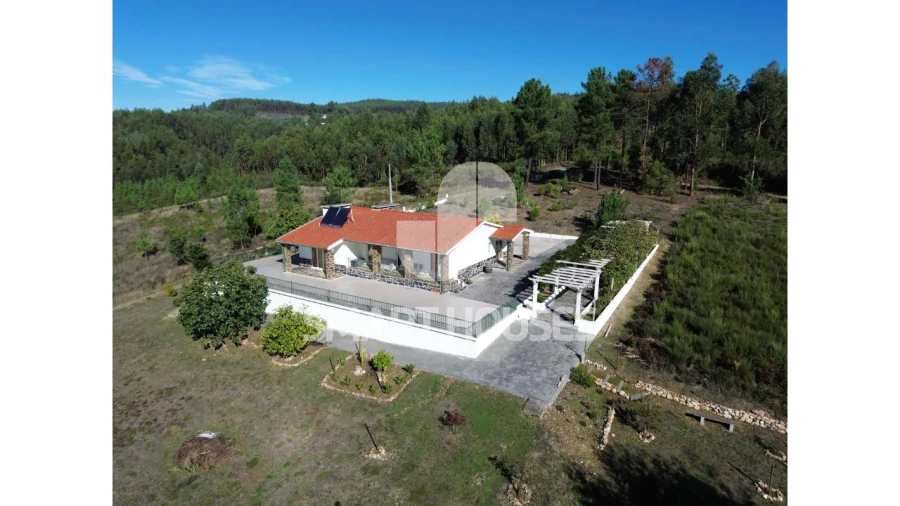 Moradia T3 para Venda em Vila Cova de Alva e Anseriz