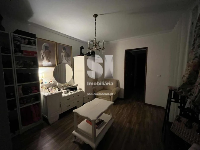 Moradia T4 para Venda em Santo Antonio dos Olivais Foto 15