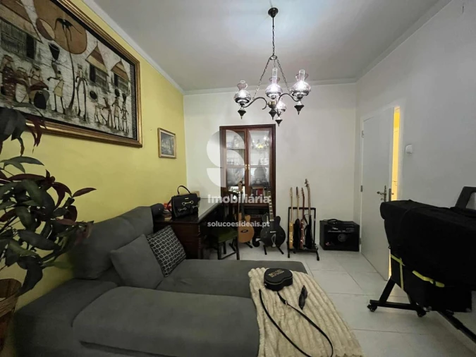 Moradia T4 para Venda em Santo Antonio dos Olivais Foto 6