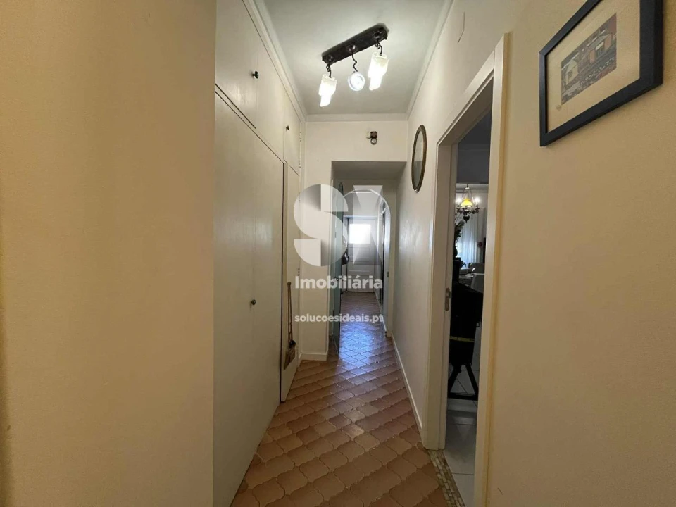 Moradia T4 para Venda em Santo Antonio dos Olivais Foto 2