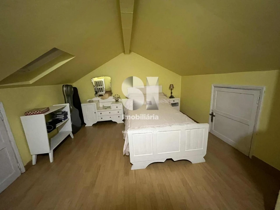 Moradia T4 para Venda em Santo Antonio dos Olivais Foto 17