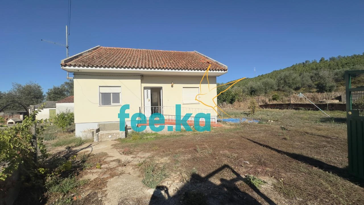 Moradia T2 para Venda em Salgueiro do Campo Foto 1