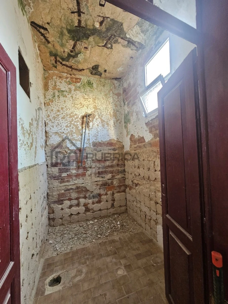 Moradia T2 para Venda em Loule (São Sebastião) Foto 3