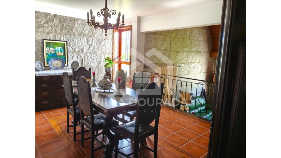 Moradia T5 para Venda em Arcozelo Foto 6