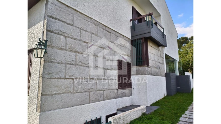 Moradia T5 para Venda em Arcozelo Foto 10