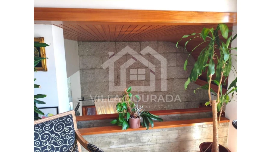 Moradia T5 para Venda em Arcozelo Foto 13