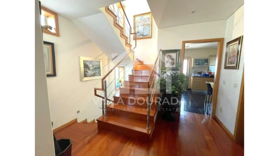 Moradia T5 para Venda em Arcozelo Foto 18