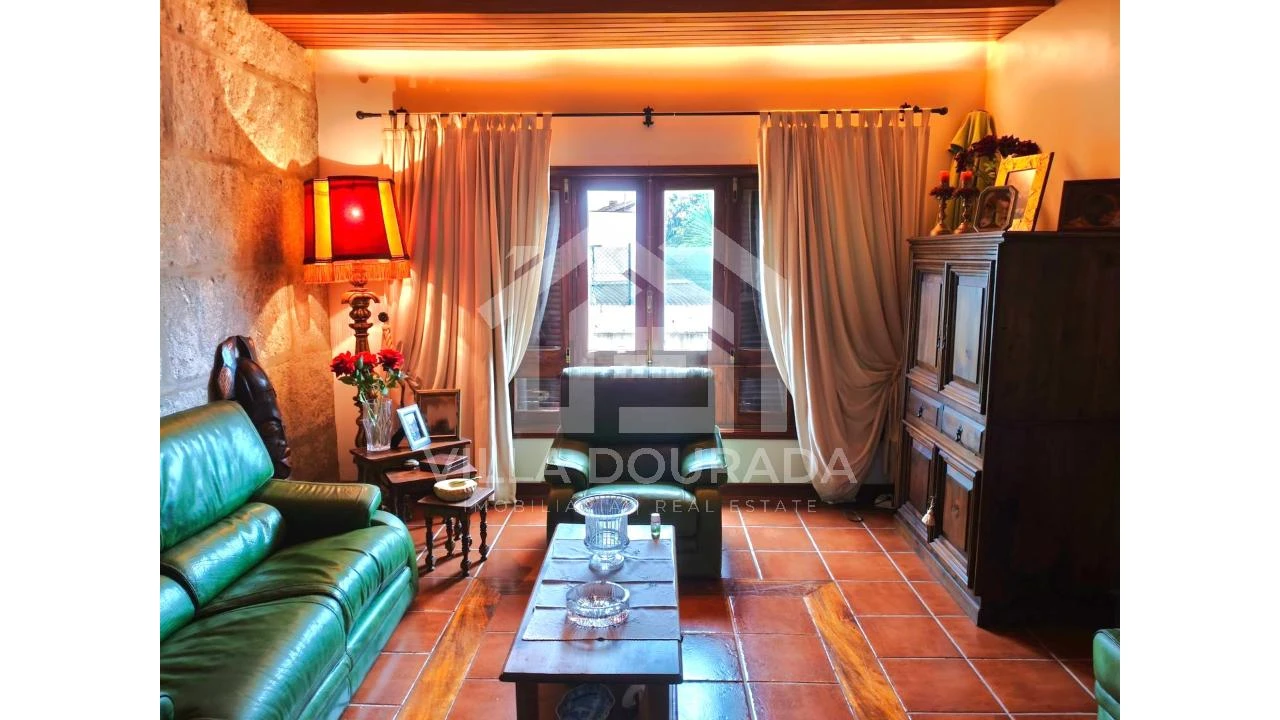 Moradia T5 para Venda em Arcozelo Foto 2