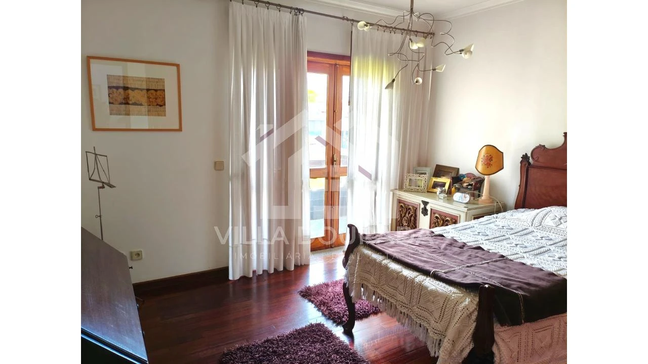 Moradia T5 para Venda em Arcozelo Foto 14