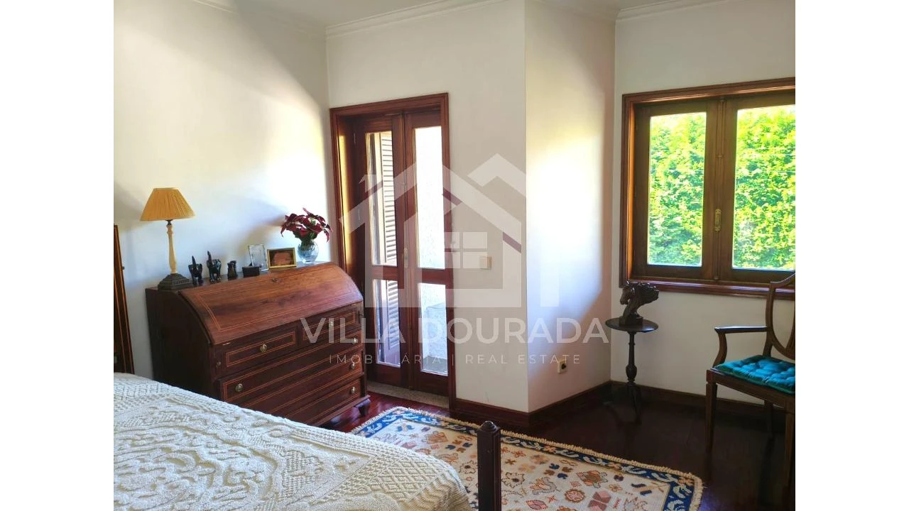 Moradia T5 para Venda em Arcozelo Foto 15