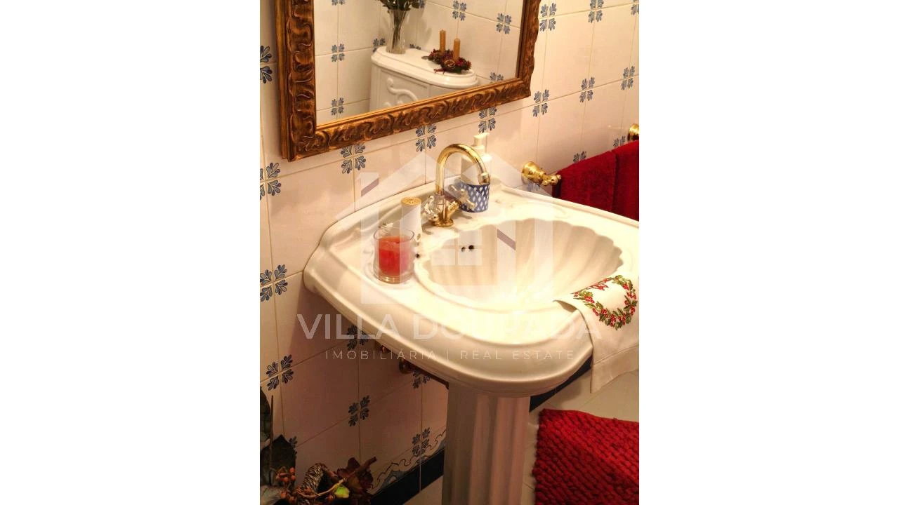 Moradia T5 para Venda em Arcozelo Foto 23