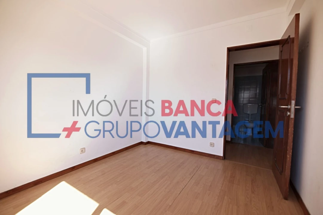 Apartamento T4 para Venda em Pinhal Novo Foto 17