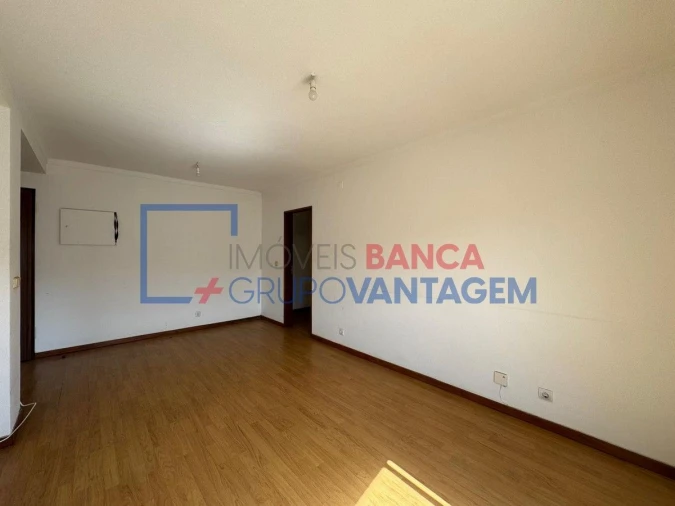 Apartamento T4 para Venda em Pinhal Novo Foto 11