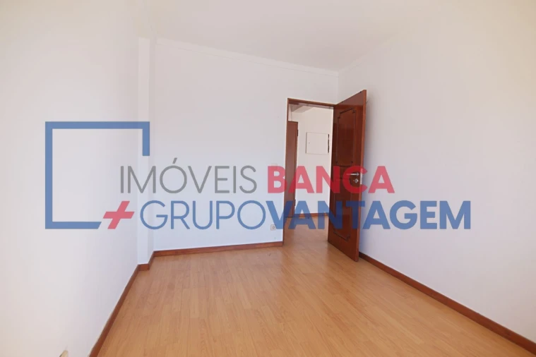 Apartamento T4 para Venda em Pinhal Novo Foto 19