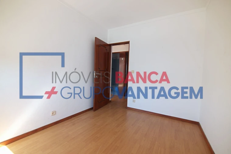 Apartamento T4 para Venda em Pinhal Novo Foto 22