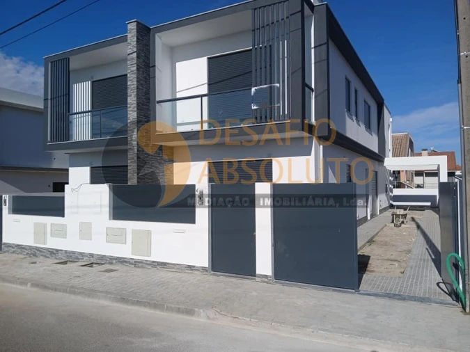 Moradia T3 para Venda em Fernao Ferro