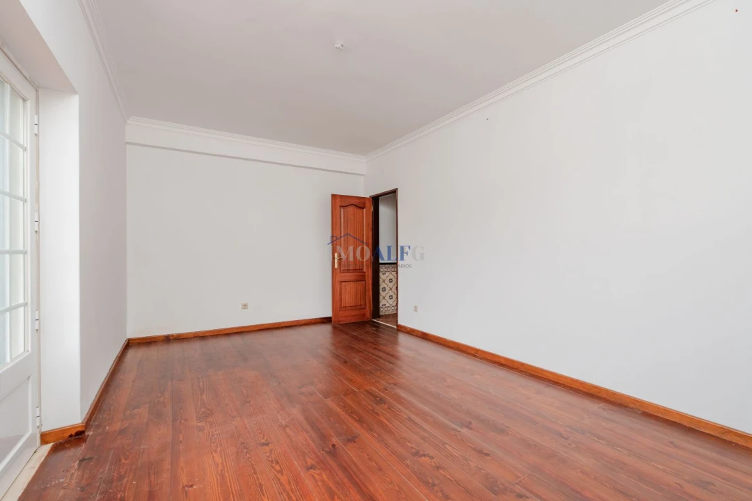 Moradia T7 para Venda em Vila Franca de Xira Foto 39