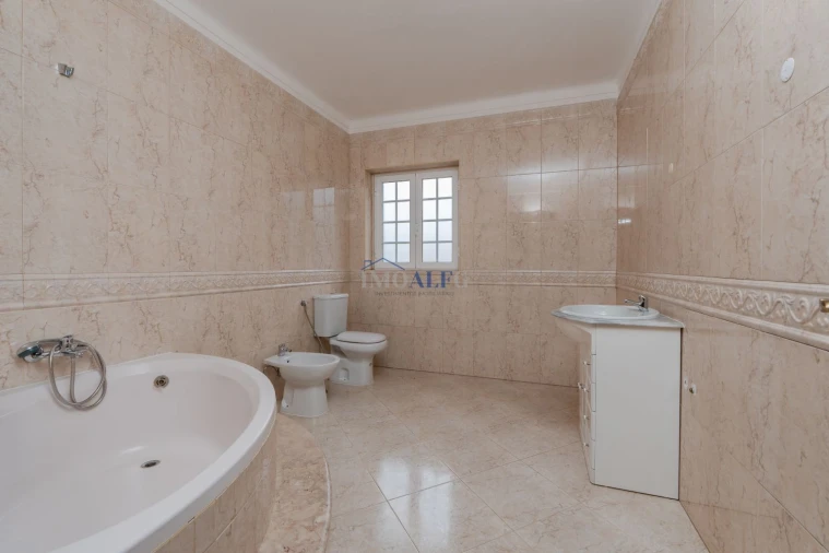 Moradia T7 para Venda em Vila Franca de Xira Foto 15