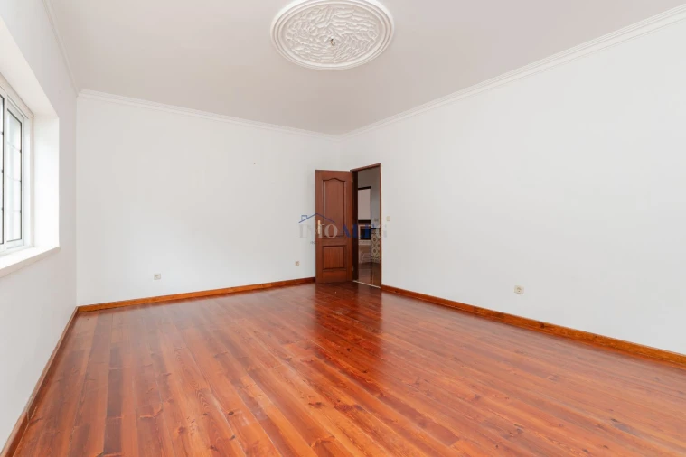 Moradia T7 para Venda em Vila Franca de Xira Foto 17