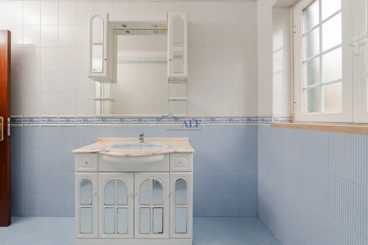 Moradia T7 para Venda em Vila Franca de Xira Foto 9