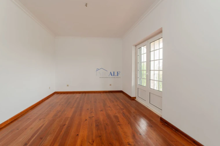 Moradia T7 para Venda em Vila Franca de Xira Foto 34