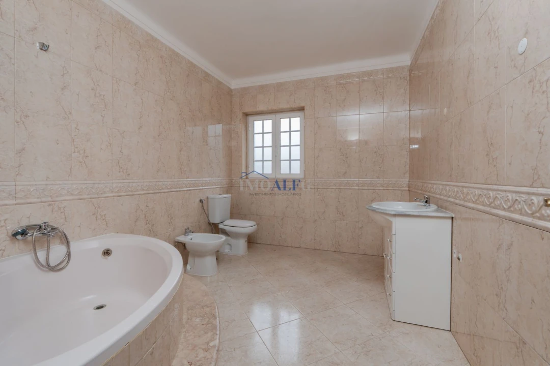 Moradia T7 para Venda em Vila Franca de Xira Foto 15