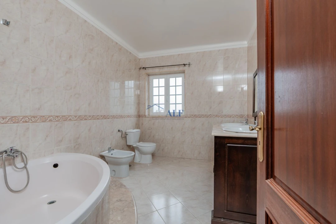 Moradia T7 para Venda em Vila Franca de Xira Foto 38