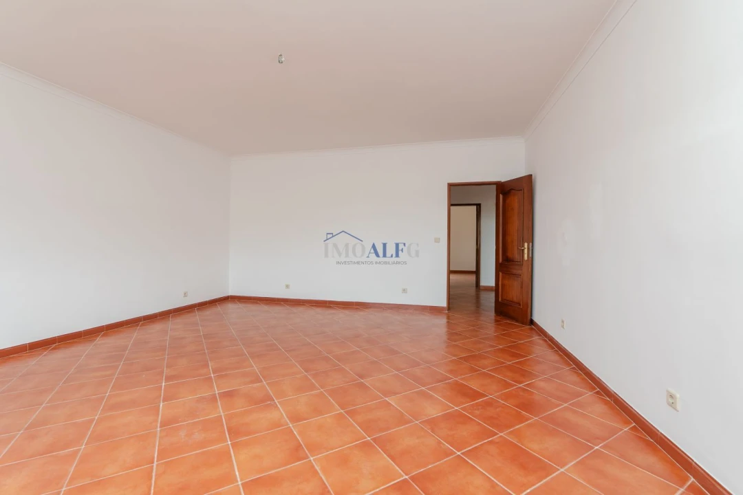 Moradia T7 para Venda em Vila Franca de Xira Foto 30