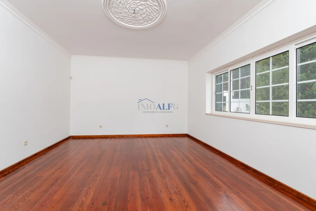 Moradia T7 para Venda em Vila Franca de Xira Foto 18