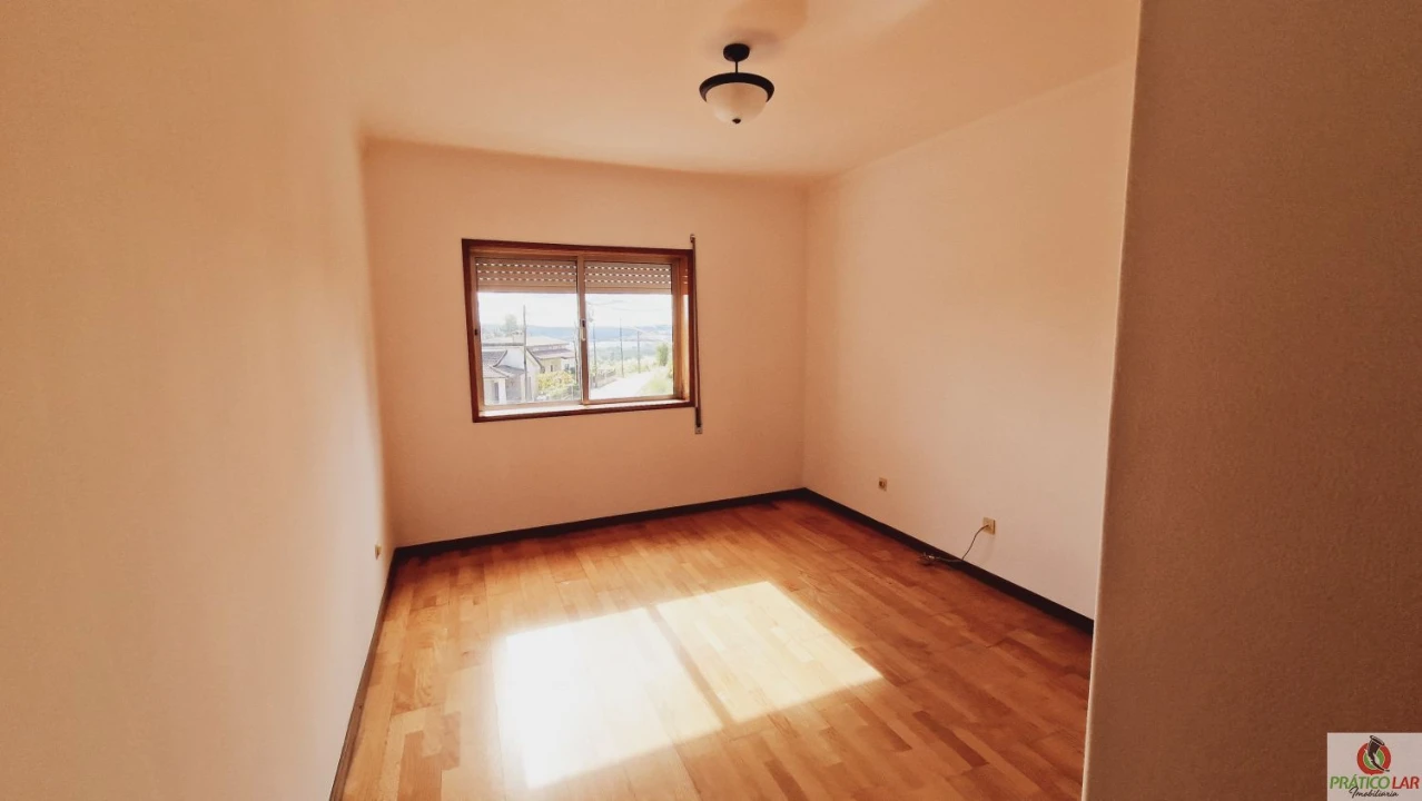 Apartamento T2 para Venda em Oliveira do Bairro Foto 5