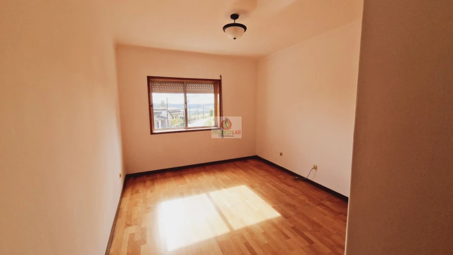 Apartamento T2 para Venda em Oliveira do Bairro Foto 5