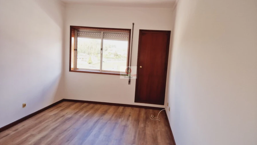Apartamento T2 para Venda em Oliveira do Bairro Foto 3