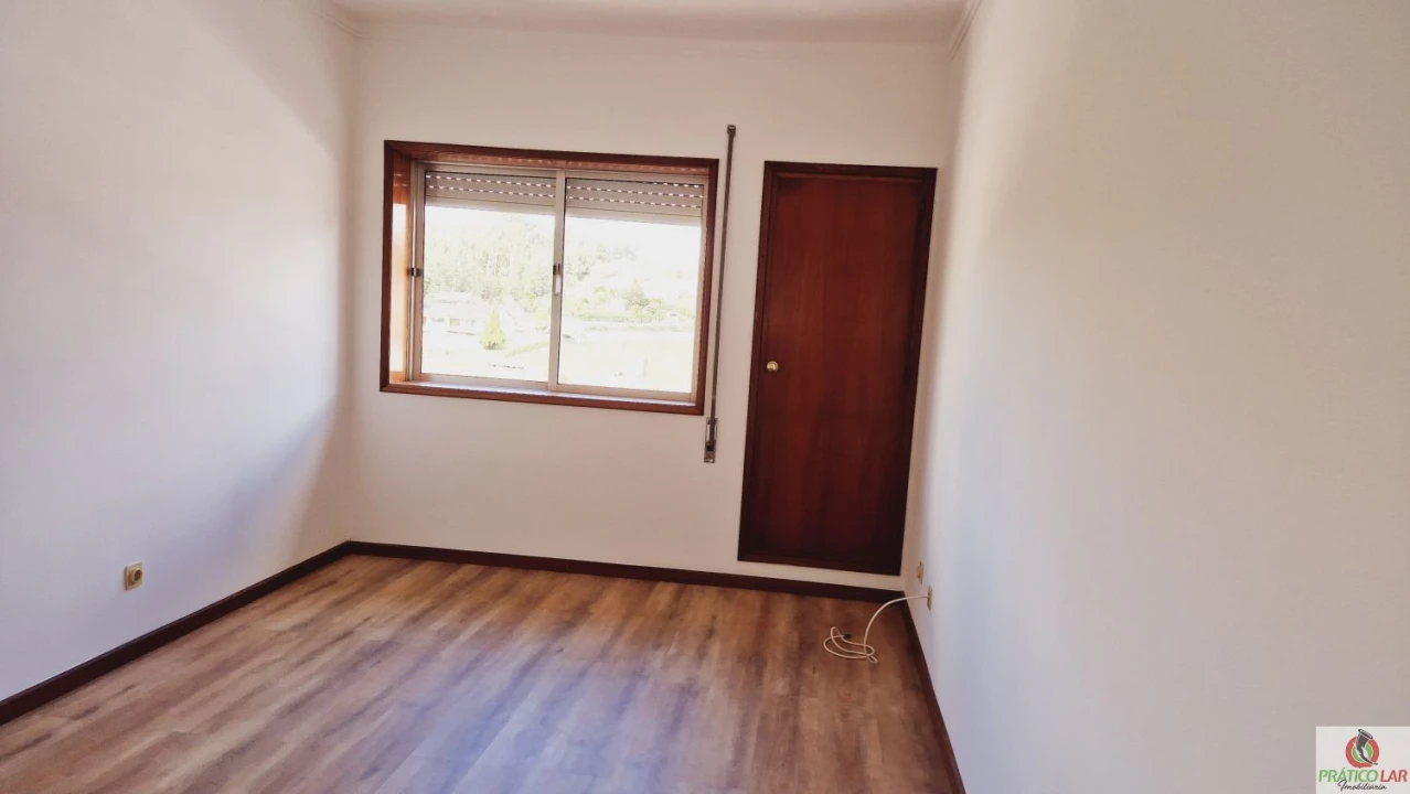 Apartamento T2 para Venda em Oliveira do Bairro Foto 3