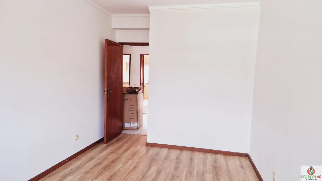 Apartamento T2 para Venda em Oliveira do Bairro Foto 2