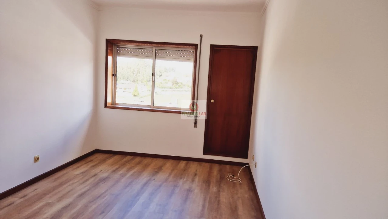 Apartamento T2 para Venda em Oliveira do Bairro Foto 3