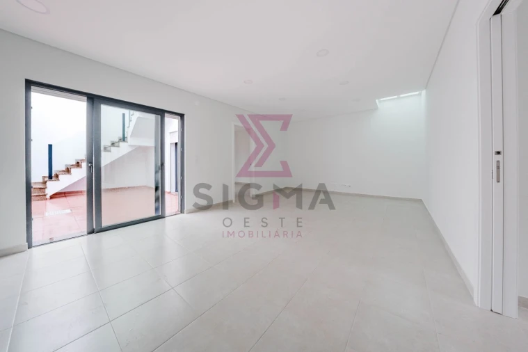 Moradia T2 para Venda em Bombarral e Vale Covo Foto 11