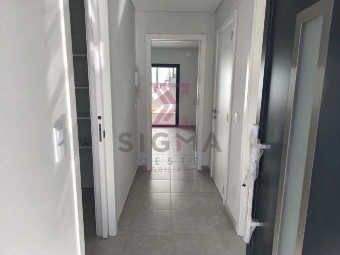 Moradia T2 para Venda em Bombarral e Vale Covo Foto 6