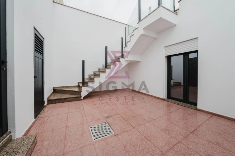 Moradia T2 para Venda em Bombarral e Vale Covo Foto 18