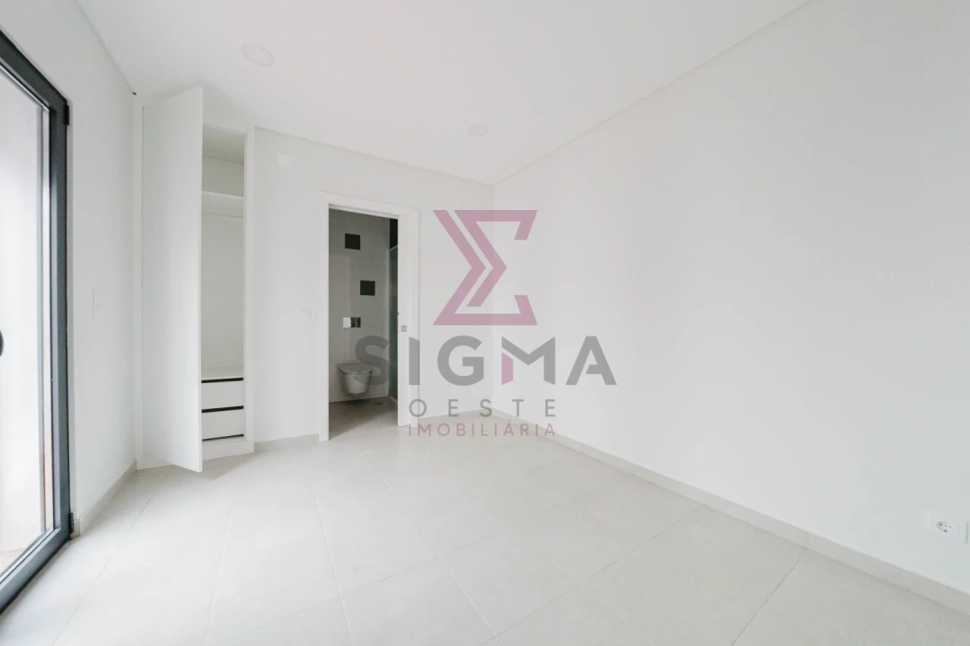 Moradia T2 para Venda em Bombarral e Vale Covo Foto 17