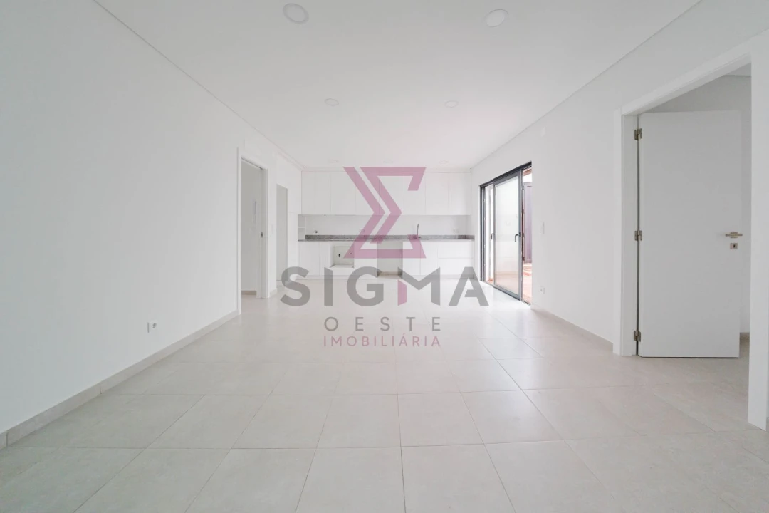 Moradia T2 para Venda em Bombarral e Vale Covo Foto 10