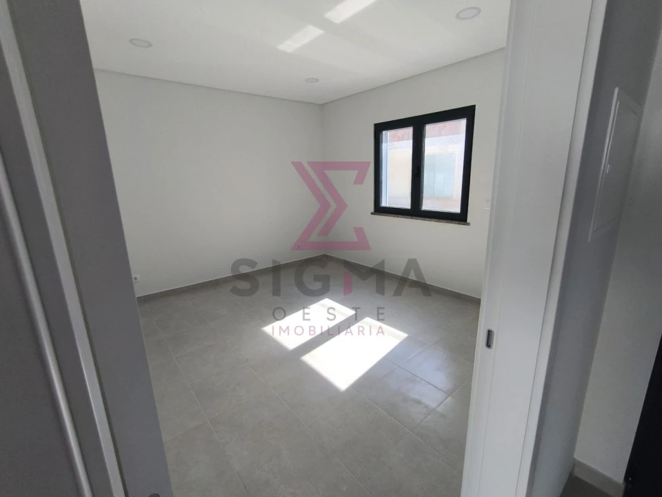 Moradia T2 para Venda em Bombarral e Vale Covo Foto 21