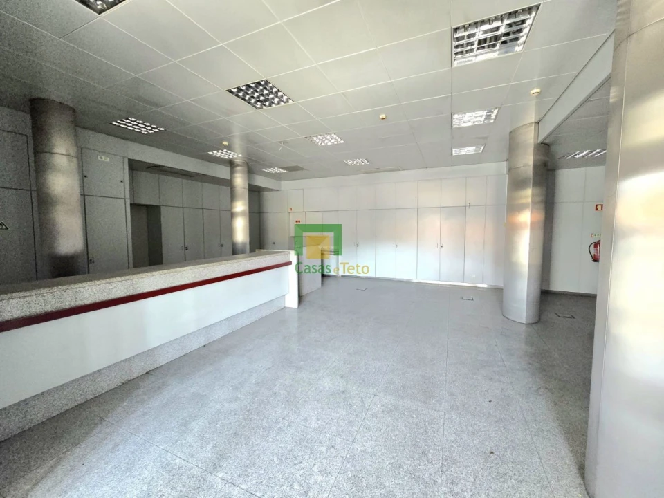 Loja para Arrendamento em Camara de Lobos Foto 3